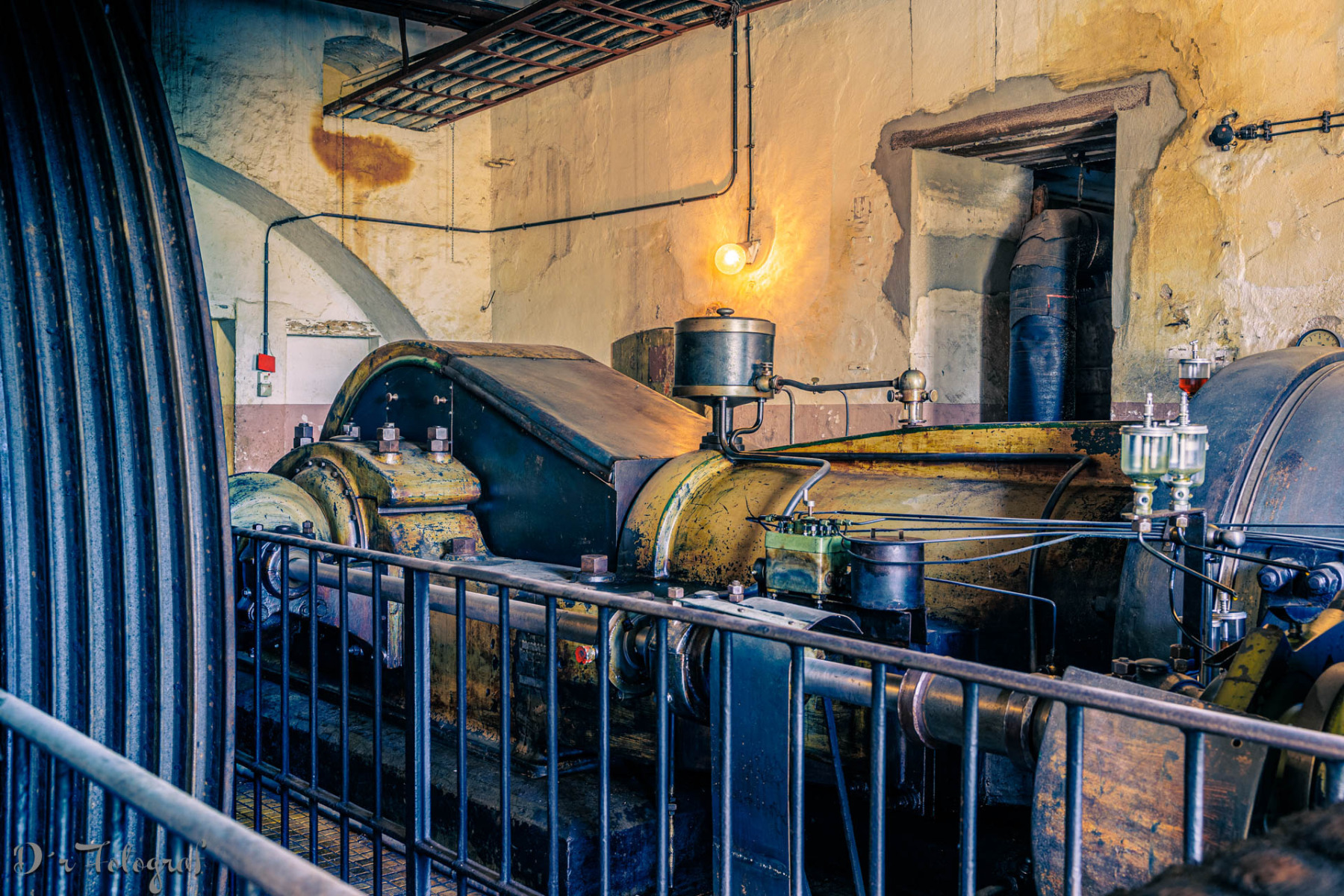 JW237484-HDR