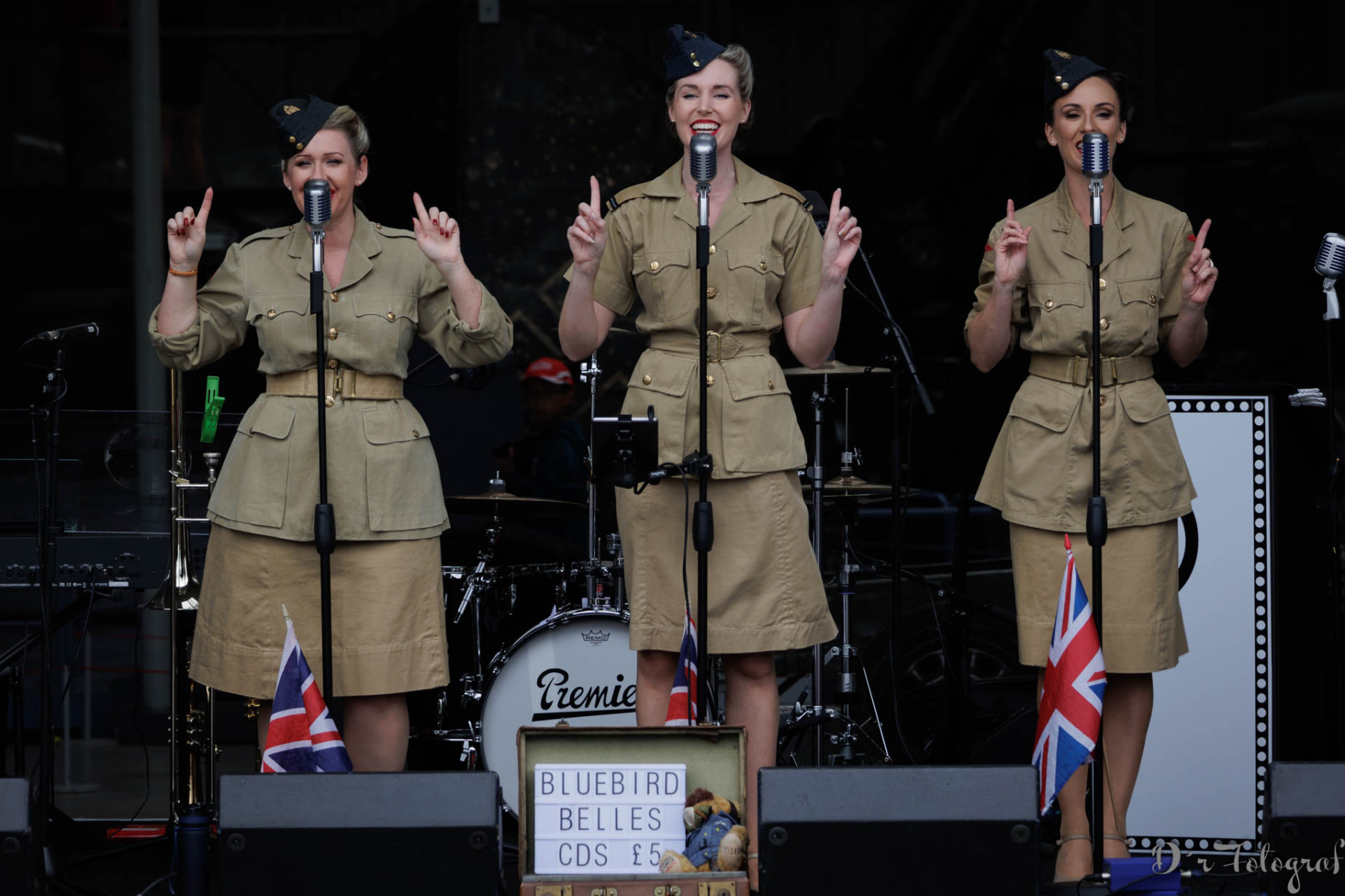 1103_JW235077_1920x1280